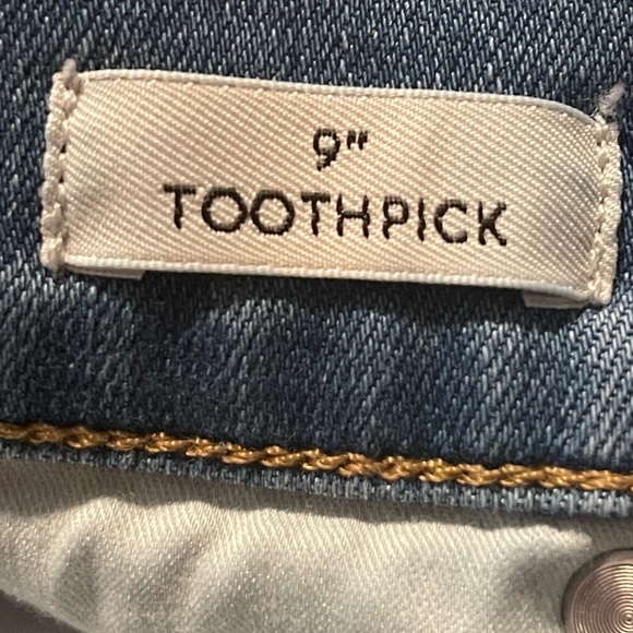 J Crew 9” Toothpick Jeans Sz 27 - Picture 5 of 8